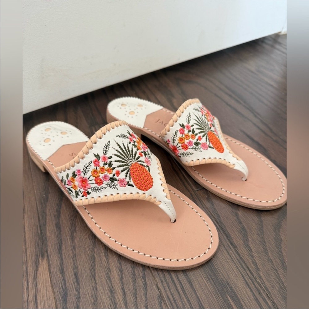 New! JACK ROGERS LIMITED EDITION
PINEAPPLE FLORAL THONG SANDALS - Picture 3 of 16